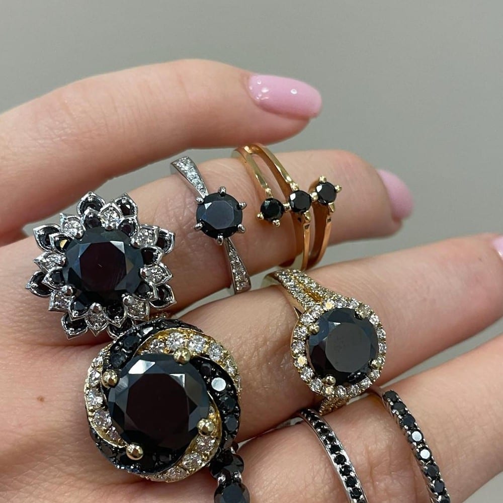 טבעת גארדן יהלומים שחורים ולבנים - תמונה 3